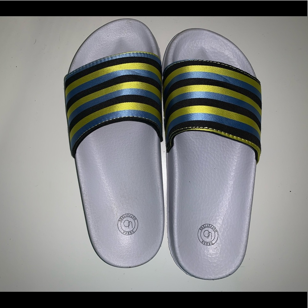 urban outfitters slides